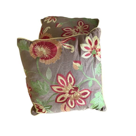 Set of 2 Vintage PIer 1 Floral Embroidered Decorative Throw Pillow 17x17" - Picture 5 of 5